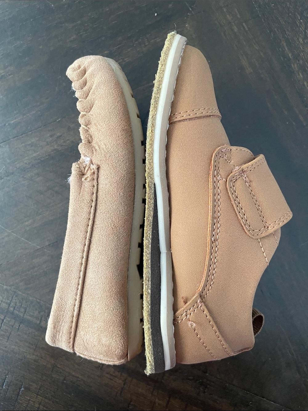 Old Navy Tan Moccasin Slippers with White Faux Fur - Picture 9 of 9